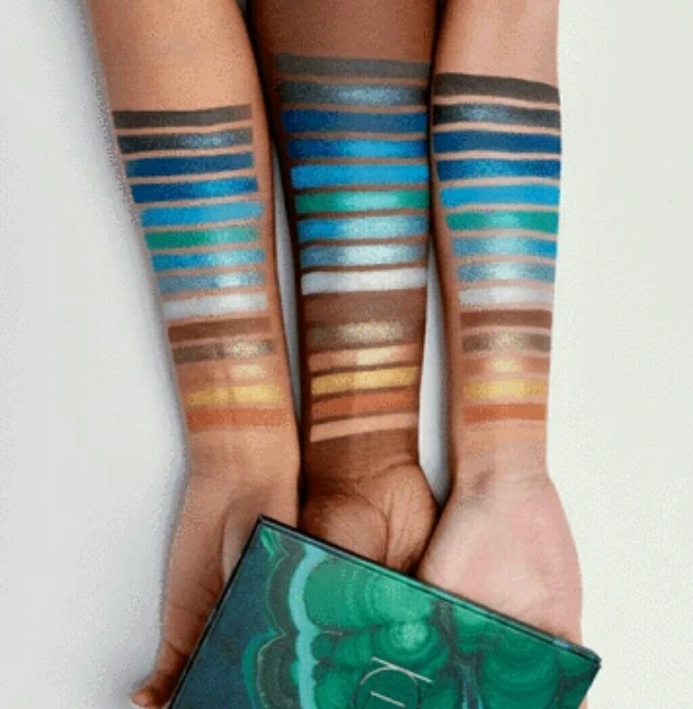 SPECIAL DEAL!Post pick NWT Hipdot Cenote eyeshadow set.